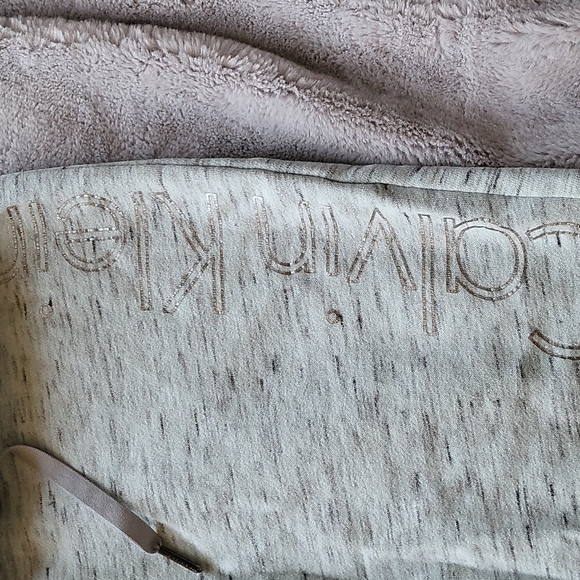 Calvin Klein capri/cropped Joggers (A) - Picture 2 of 7